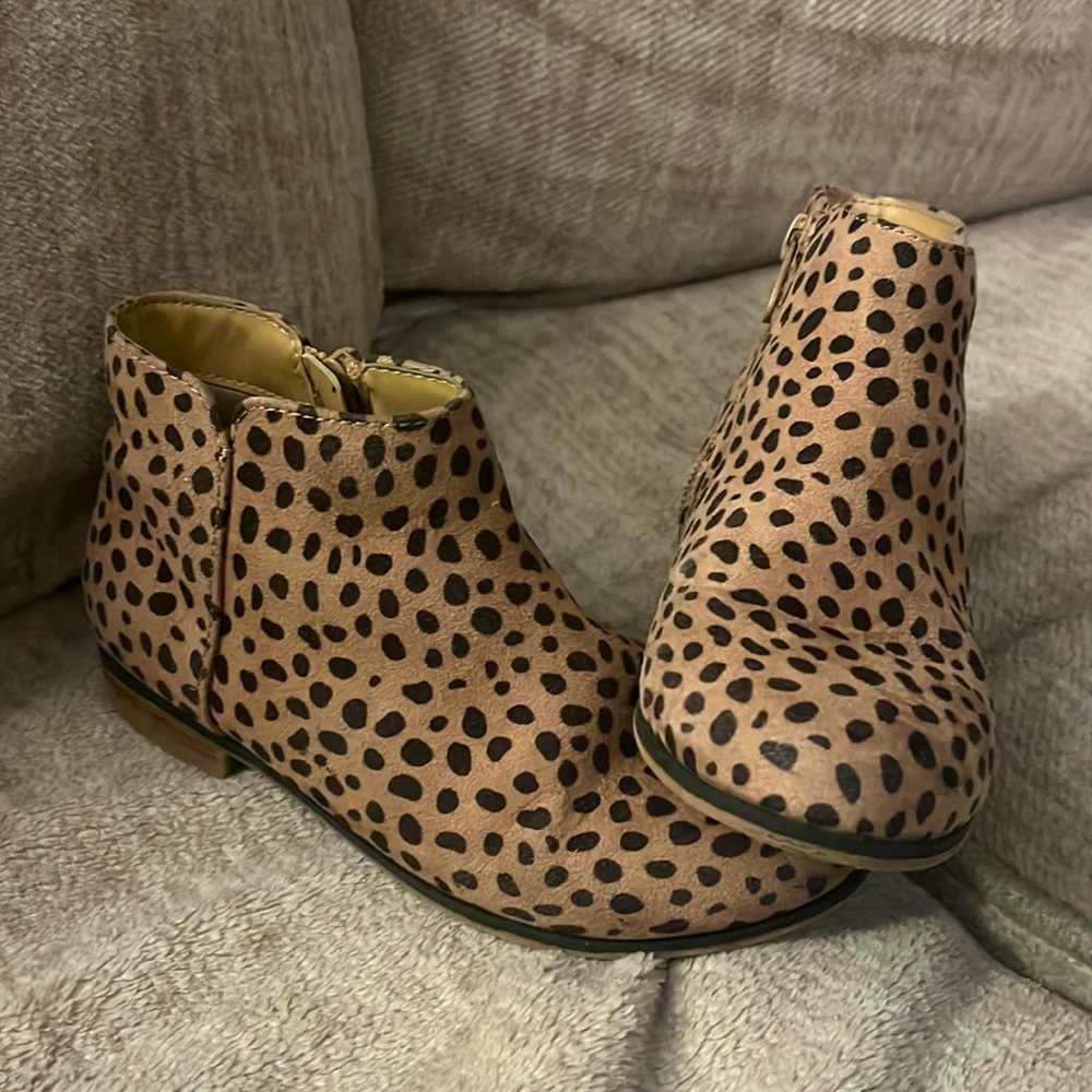 Girls Cat & Jack Booties